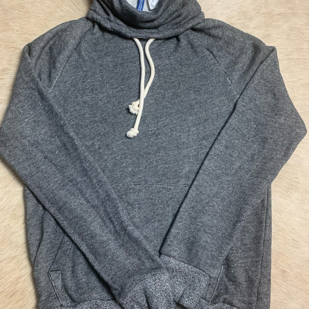 Men’s Gray Sweatshirt